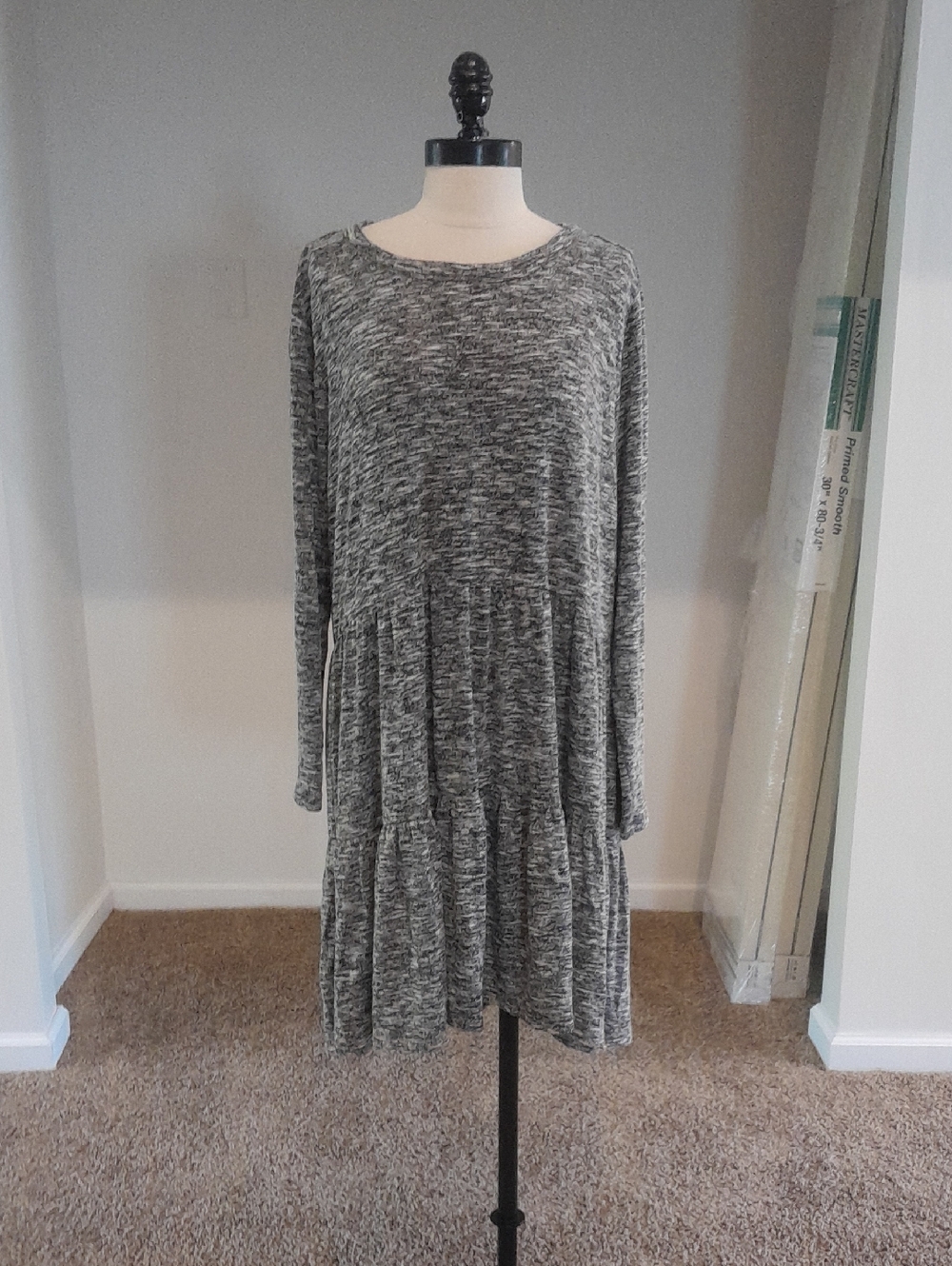Lou & Grey Marled Gray Long-Sleeve Tiered Knit Dress